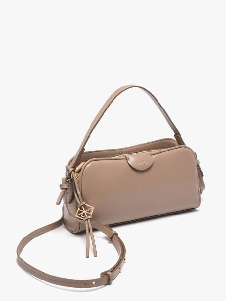 Sac Bandoulière Emblem Trio Polyurethane Calvin klein jeans Beige emblem trio 4F3370G vue secondaire 2