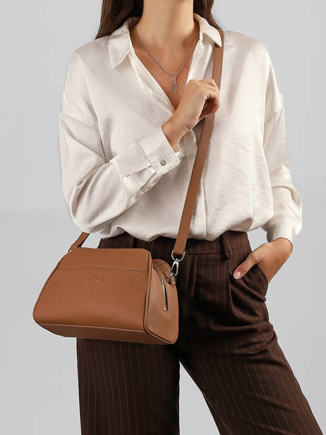 Sac Bandoulière Brenda Cuir Nathan baume Marron state 2 vue secondaire 1